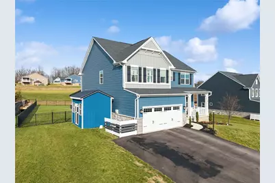 1063 Wedgewood Dr, Penn Twp, PA 15644 - Photo 2
