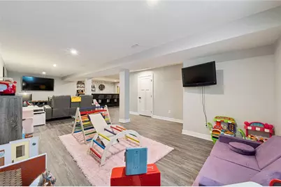 1063 Wedgewood Dr, Penn Twp, PA 15644 - Photo 32