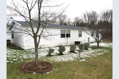 719 Joy Ln, Center Township, PA 16001 - Photo 4