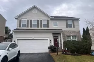 613 Glengarry Ct, Pittsburgh, PA 15239 - Photo 1