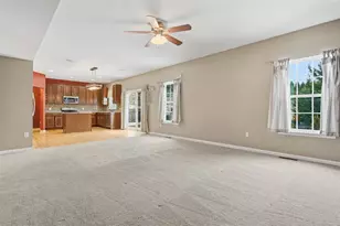 613 Glengarry Ct, Pittsburgh, PA 15239 - Photo 12