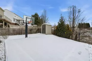 613 Glengarry Ct, Pittsburgh, PA 15239 - Photo 4