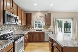 613 Glengarry Ct, Pittsburgh, PA 15239 - Photo 10