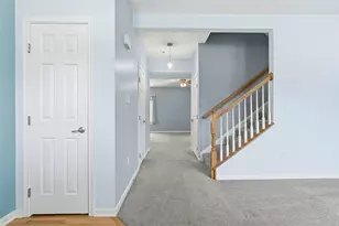 613 Glengarry Ct, Pittsburgh, PA 15239 - Photo 10