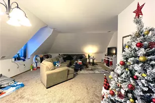 304 Rhodes Pl, New Castle, PA 16101 - Photo 8