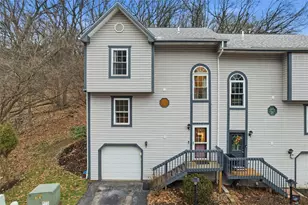 424 Redwood Ct, Ross Twp, PA 15202 - Photo 2