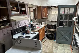 866 Florence St, Luzerne Township, PA 15450 - Photo 4