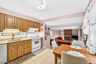 8576 W Barkhurst Dr, Pittsburgh, PA 15237 - Photo 10