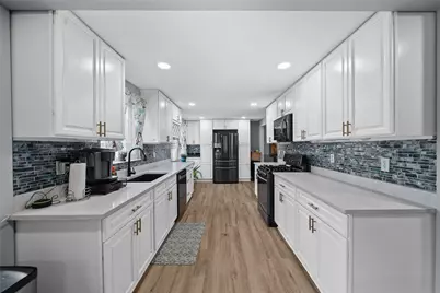 428 Scottsdale Dr, Coraopolis, PA 15108 - Photo 6