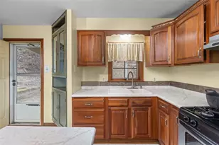 244 Bascom Ave, Pittsburgh, PA 15214 - Photo 8