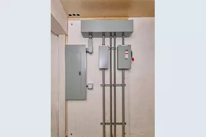 3529 Washington Ave, Finleyville, PA 15332 - Photo 16