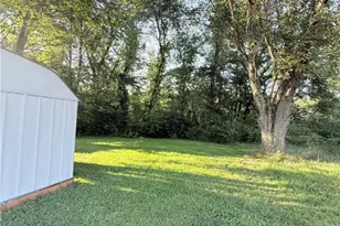 27 Manor Dr, Smith Township, PA 15019 - Photo 26