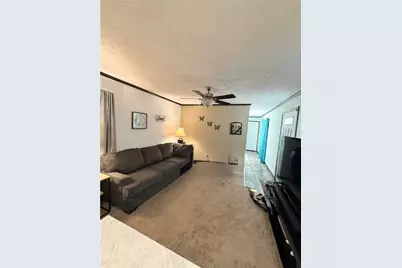 27 Manor Dr, Smith Township, PA 15019 - Photo 4