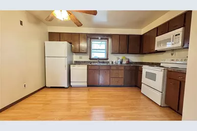 419 E Fairmont Ave, New Castle, PA 16105 - Photo 4