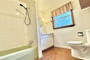 419 E Fairmont Ave, New Castle, PA 16105 - Photo 8