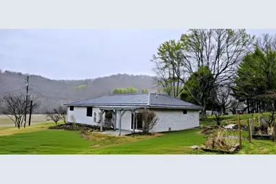 916 Indiana Avenue Ext, Avonmore, PA 15618 - Photo 2