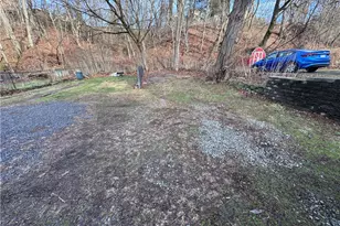 530 Maytide St, Pittsburgh, PA 15227 - Photo 16