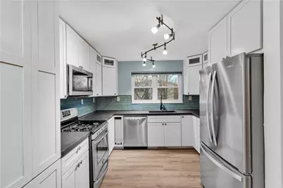 138 Sunset Ln, Center Township, PA 15001 - Photo 8