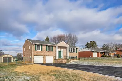 221 Roxbury Dr, Hempfield Township, PA 15601 - Photo 2