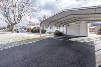 222 Ridgefield Dr, Hempfield Township, PA 15601 - Photo 4