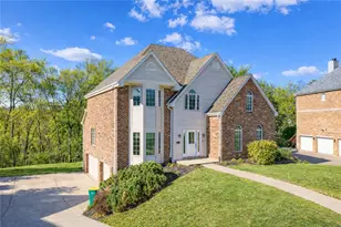 2478 Matterhorn Dr, Pittsburgh, PA 15090 - Photo 2