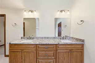 2478 Matterhorn Dr, Pittsburgh, PA 15090 - Photo 32