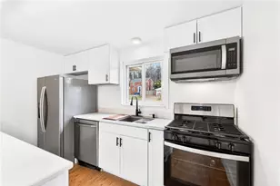 811 Everglade Dr, Elizabeth Twp/Boro, PA 15135 - Photo 10