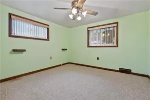 1633 Carmella Dr, Pittsburgh, PA 15227 - Photo 10