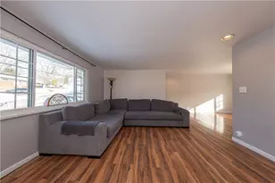 5014 Ozark Dr, Pittsburgh, PA 15239 - Photo 10