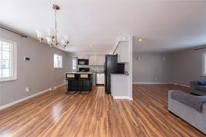 5014 Ozark Dr, Pittsburgh, PA 15239 - Photo 4