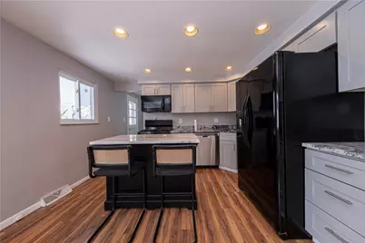 5014 Ozark Dr, Pittsburgh, PA 15239 - Photo 6