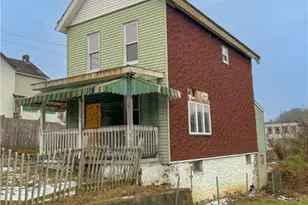 1022 Gaskill Ave, Jeannette, PA 15644 - Photo 2