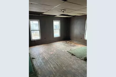 1022 Gaskill Ave, Jeannette, PA 15644 - Photo 12