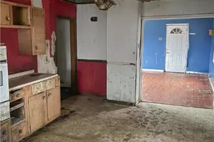 1022 Gaskill Ave, Jeannette, PA 15644 - Photo 8