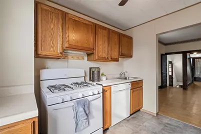 325 Walnut St, Vandergrift, PA 15690 - Photo 8
