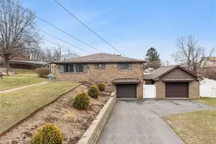 318 Maple St, West Mifflin, PA 15122 - Photo 1