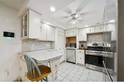 318 Maple St, West Mifflin, PA 15122 - Photo 10