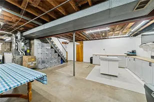 318 Maple St, West Mifflin, PA 15122 - Photo 24