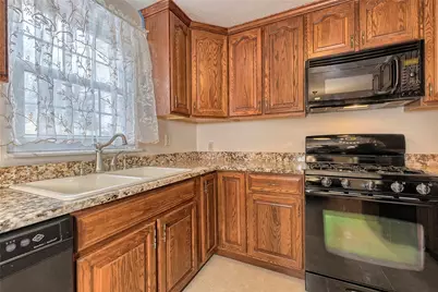 532 Waterbury  Drive, Hempfield Township, PA 15601 - Photo 12