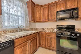 532 Waterbury Dr, Hempfield Township, PA 15601 - Photo 12