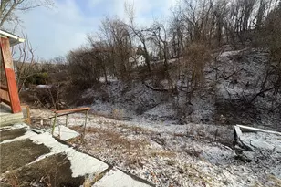 325 15th St, Donora, PA 15033 - Photo 2