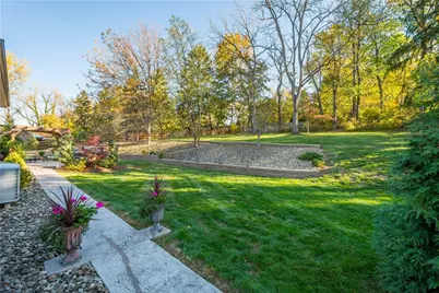 2421 Edgewood Dr, Pittsburgh, PA 15241 - Photo 4