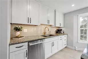 2421 Edgewood Dr, Pittsburgh, PA 15241 - Photo 10