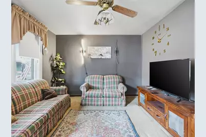 300 Gardner St, McKees Rocks, PA 15136 - Photo 2