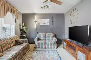 300 Gardner St, McKees Rocks, PA 15136 - Photo 2