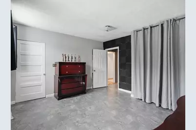 300 Gardner St, McKees Rocks, PA 15136 - Photo 10