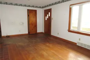 1684 E Maiden St, South Strabane, PA 15301 - Photo 4