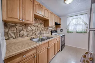 3092 Countryside Dr, Pittsburgh, PA 15101 - Photo 8