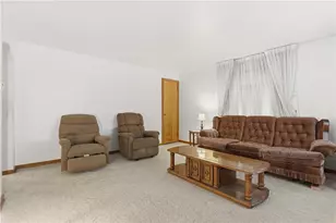 406 Peterson St, McKeesport, PA 15132 - Photo 2