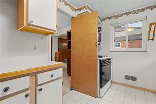 198 Lynn Dr, Pittsburgh, PA 15236 - Photo 14